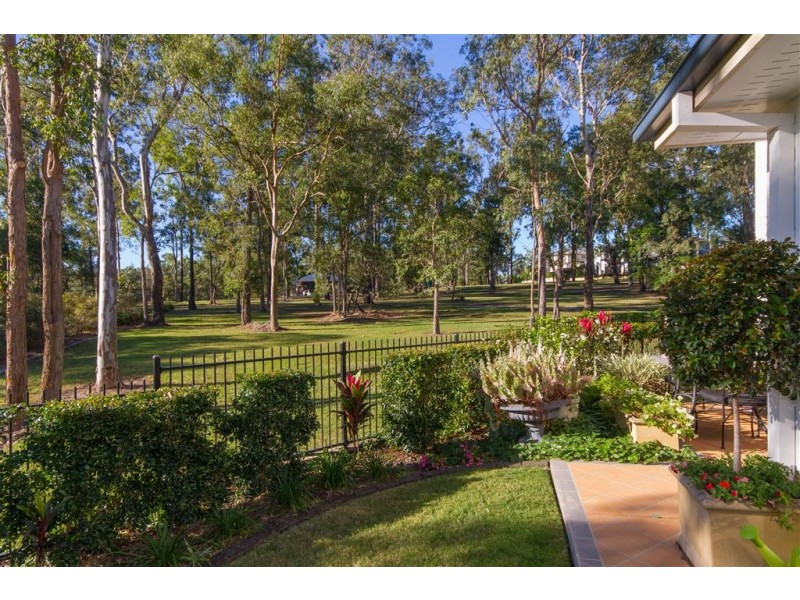 21 Fairway Court, Mount Ommaney QLD 4074