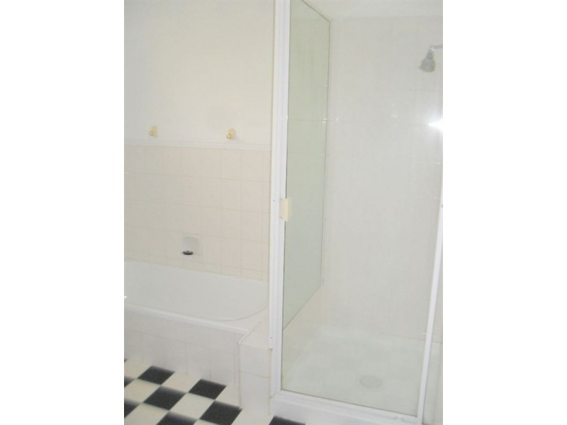 8 Fig Tree Pocket Road, Chapel Hill QLD 4069