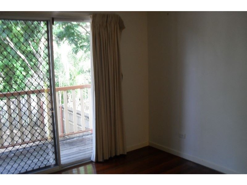 35 Marshall Lane, Kenmore QLD 4069