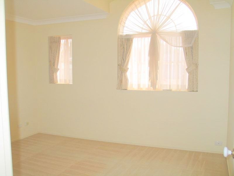 33 Seabrook Circuit, Westlake QLD 4074