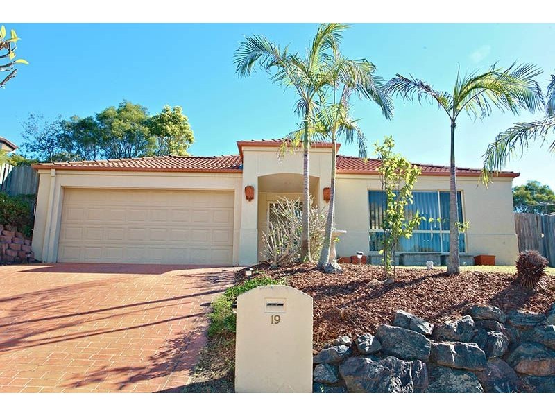 19 Homebush Crescent, Sinnamon Park QLD 4073