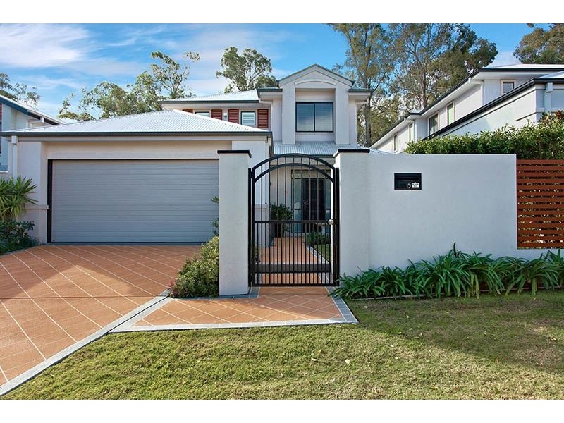 15 Fairway Court, Mount Ommaney QLD 4074