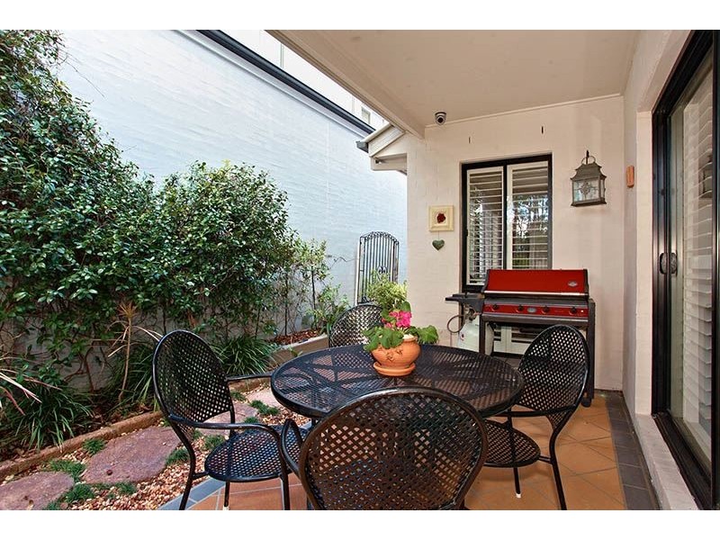 15 Fairway Court, Mount Ommaney QLD 4074