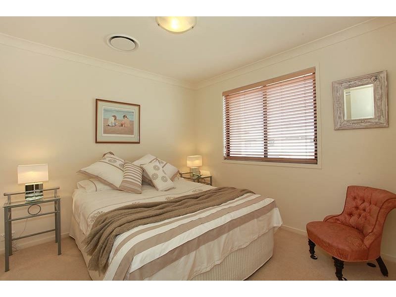 15 Fairway Court, Mount Ommaney QLD 4074