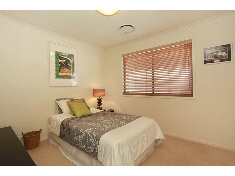 15 Fairway Court, Mount Ommaney QLD 4074