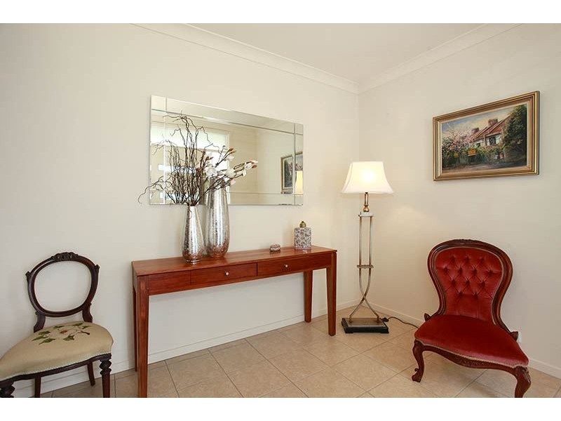 15 Fairway Court, Mount Ommaney QLD 4074