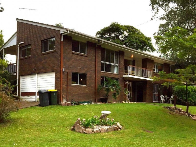 26 Ashburton Street, Chapel Hill QLD 4069