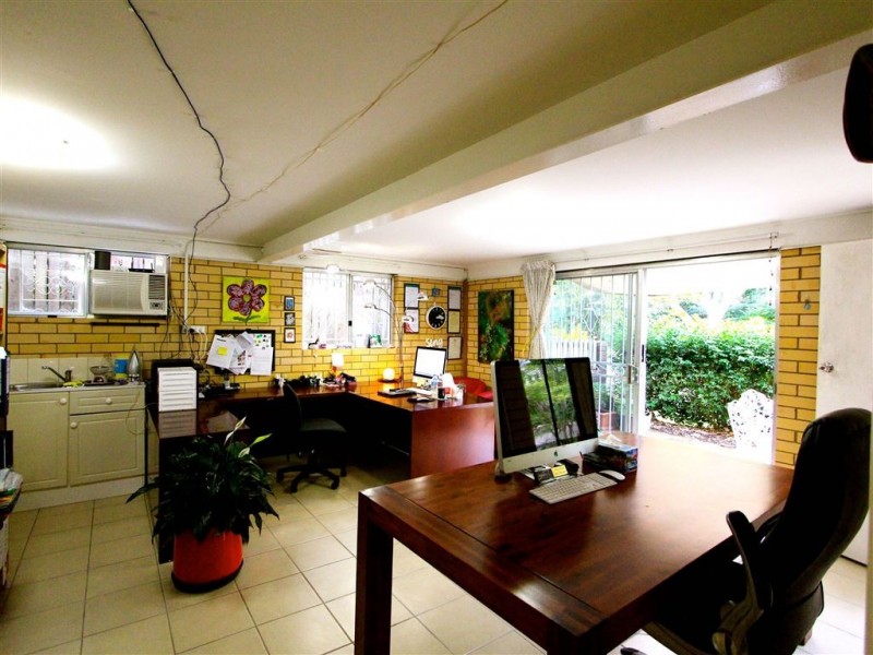 26 Ashburton Street, Chapel Hill QLD 4069