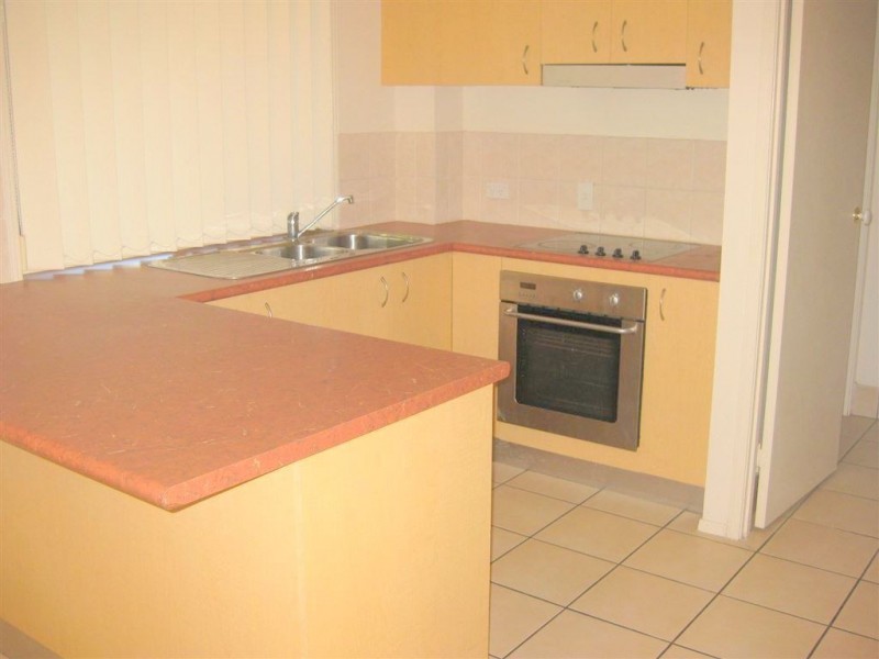 6/7 Glorious Way, Forest Lake QLD 4078