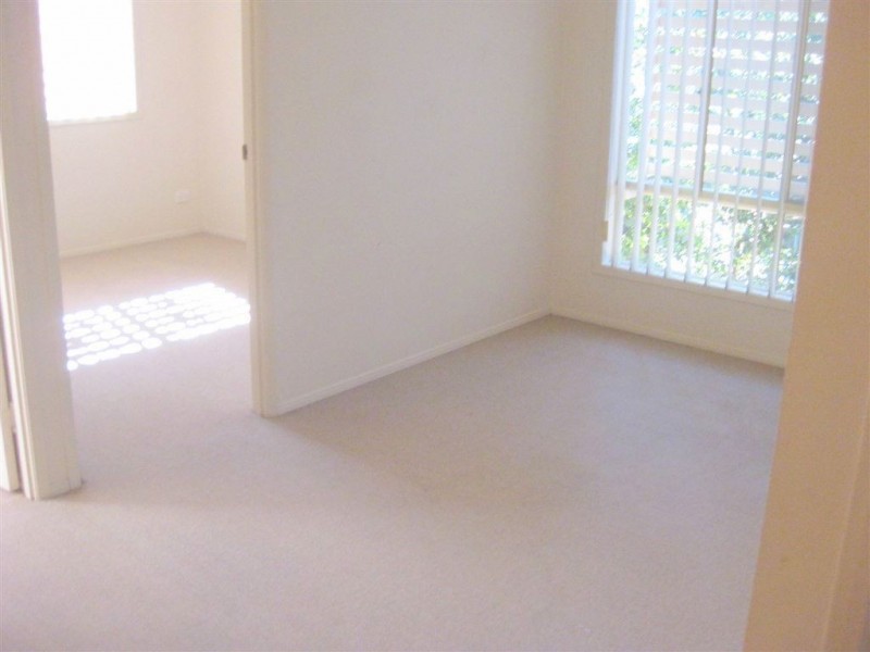 6/7 Glorious Way, Forest Lake QLD 4078