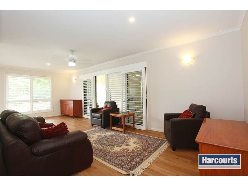 70 Mount Ommaney Drive, Jindalee QLD 4074