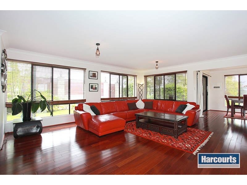 4 Malia Street, Sinnamon Park QLD 4073