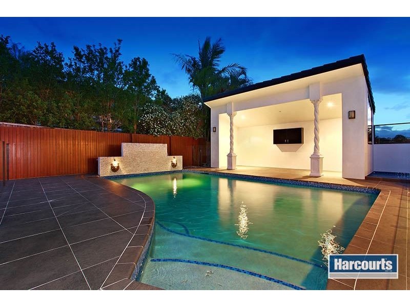 68 Mount Ommaney Drive, Jindalee QLD 4074