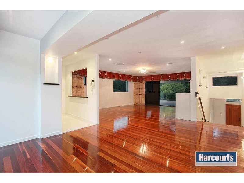 68 Mount Ommaney Drive, Jindalee QLD 4074