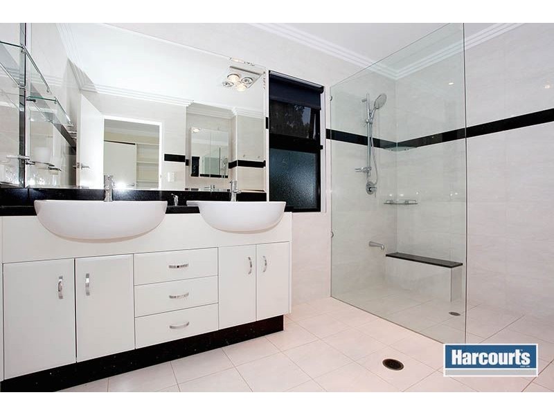 68 Mount Ommaney Drive, Jindalee QLD 4074