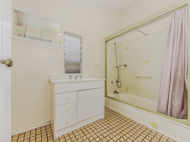 77 Heussler Terrace, Milton QLD 4064