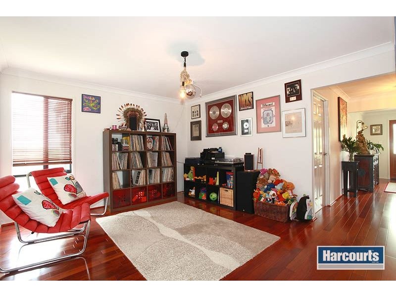 4 Malia Street, Sinnamon Park QLD 4073