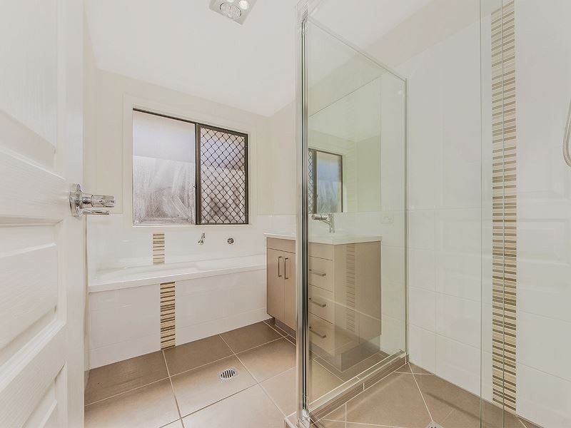 9 Huxley Street, Redbank Plains QLD 4301