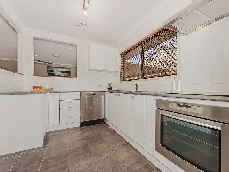 28 Kalbarri Street, Riverhills QLD 4074