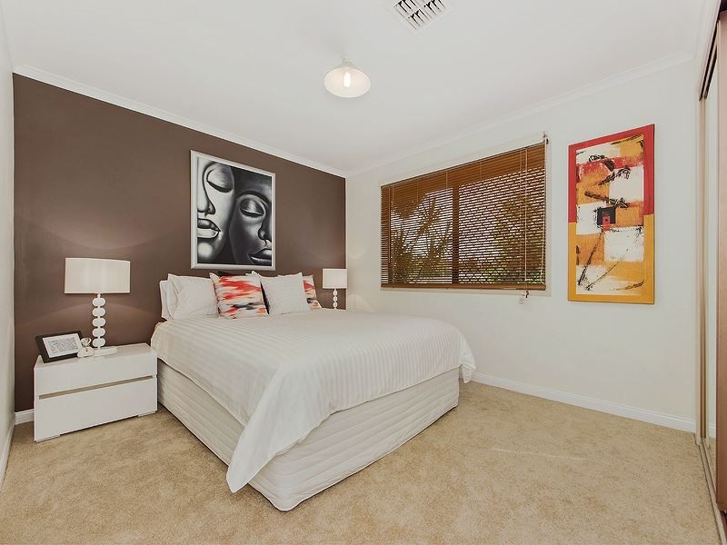 28 Kalbarri Street, Riverhills QLD 4074