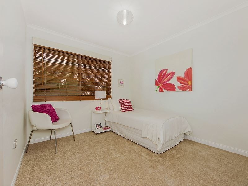 28 Kalbarri Street, Riverhills QLD 4074