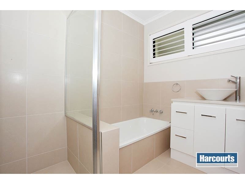 70 Mount Ommaney Drive, Jindalee QLD 4074