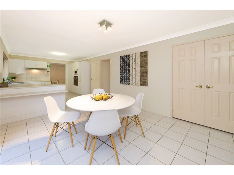 4 Saxby Close, Middle Park QLD 4074