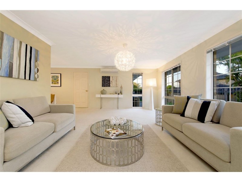 4 Saxby Close, Middle Park QLD 4074