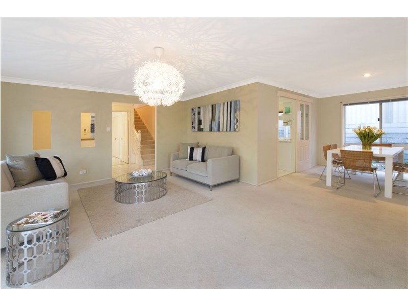 4 Saxby Close, Middle Park QLD 4074