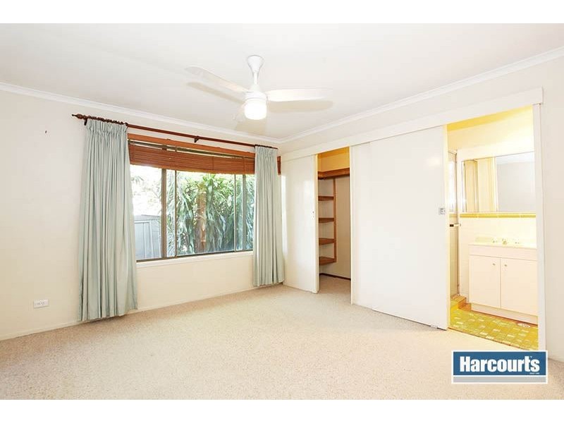 2 Atlas Place, Chapel Hill QLD 4069