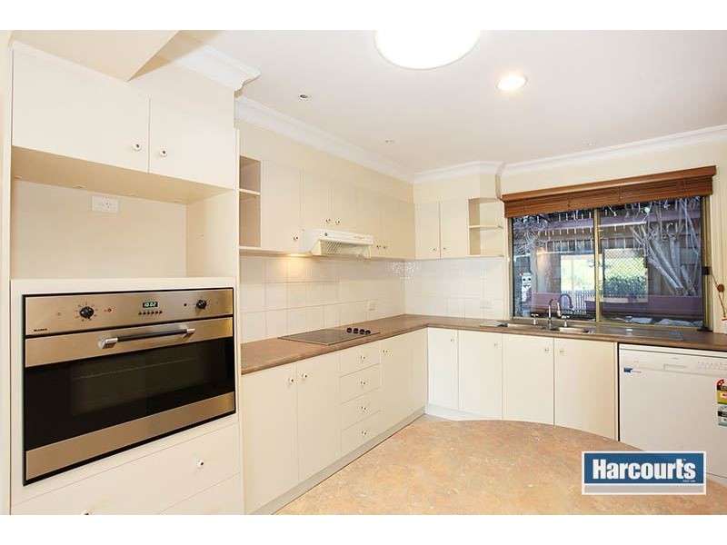 2 Atlas Place, Chapel Hill QLD 4069