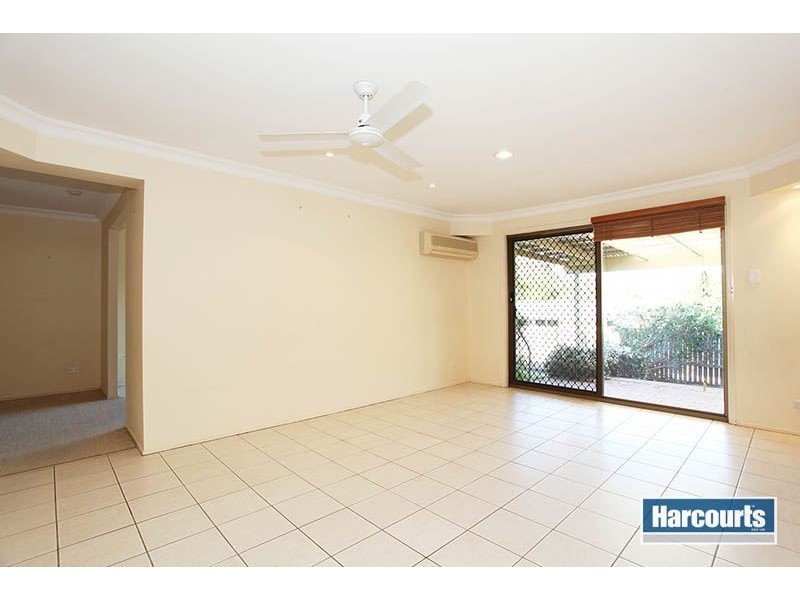 2 Atlas Place, Chapel Hill QLD 4069