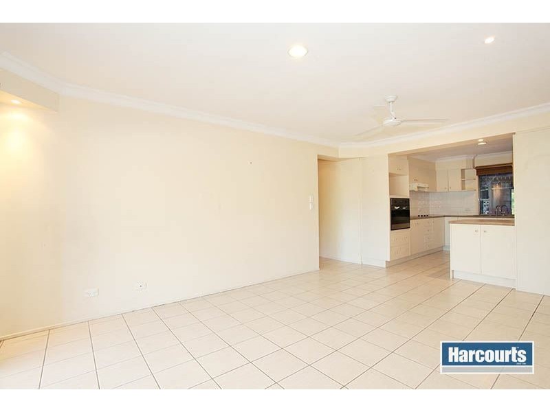 2 Atlas Place, Chapel Hill QLD 4069