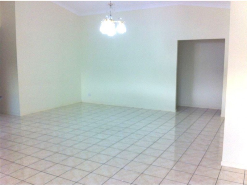 8 Girraween Close, Riverhills QLD 4074