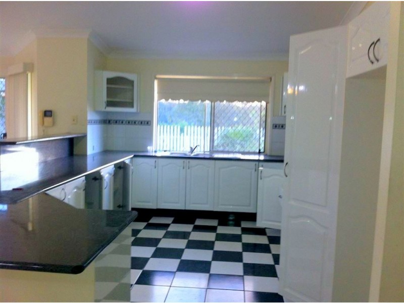 8 Girraween Close, Riverhills QLD 4074