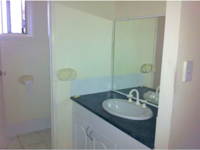 8 Girraween Close, Riverhills QLD 4074