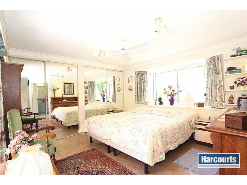 1 Deakin Place, Forest Lake QLD 4078