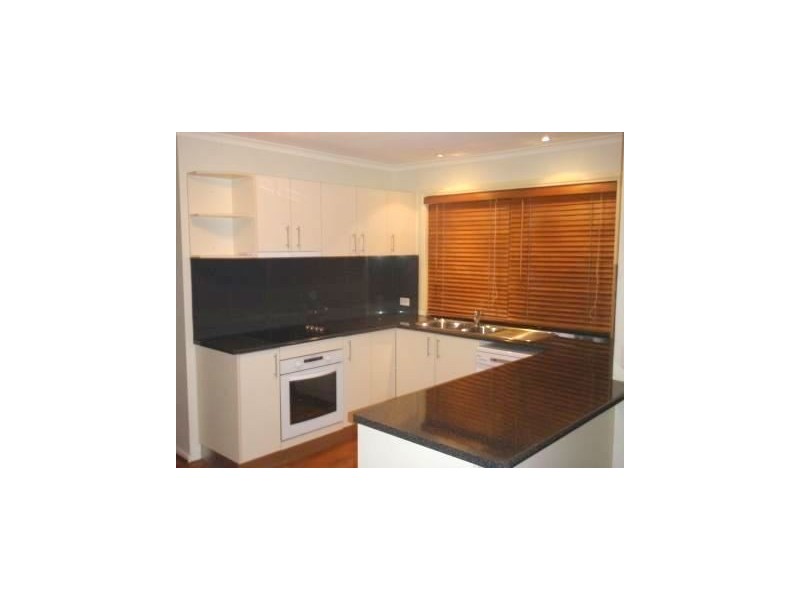 2 Parwan Close, Riverhills QLD 4074