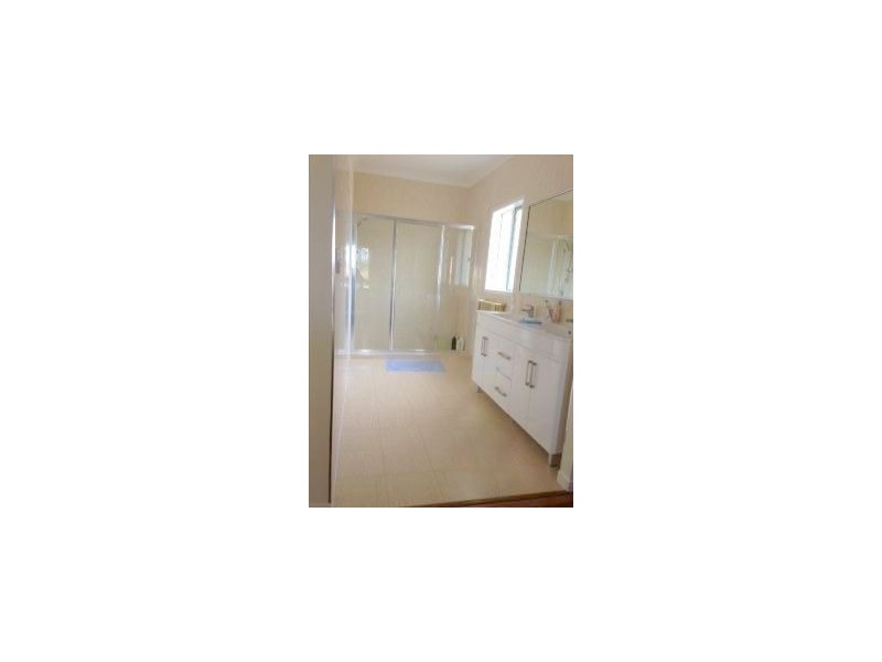 2 Fred Pham Crescent, Doolandella QLD 4077