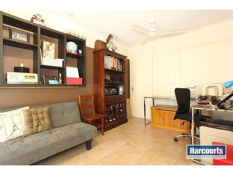 1 Deakin Place, Forest Lake QLD 4078