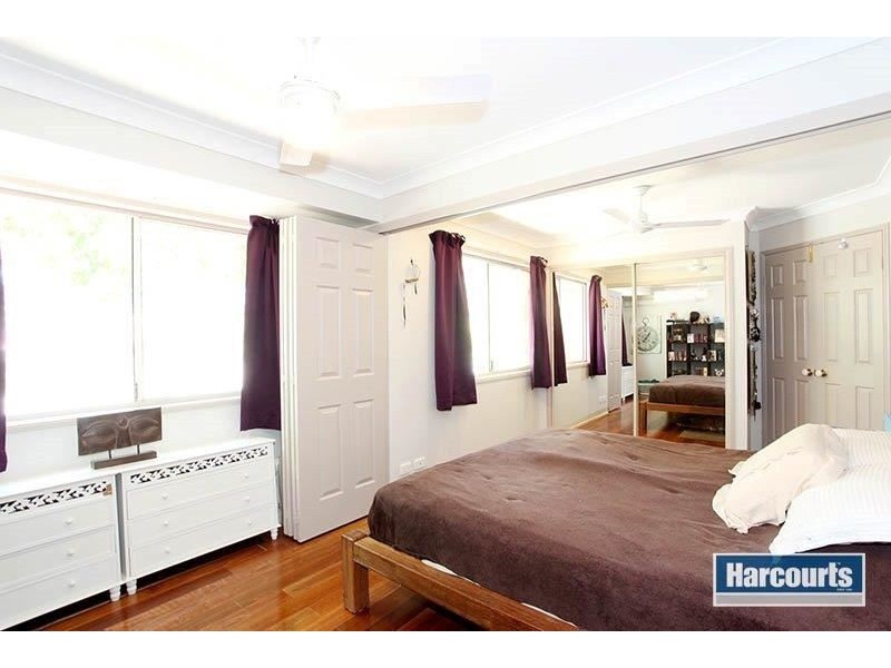 1 Deakin Place, Forest Lake QLD 4078