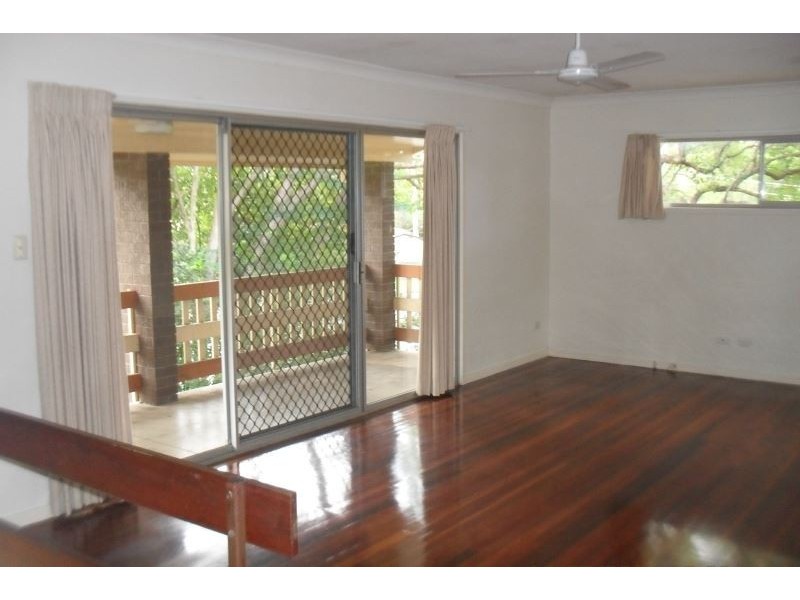 35 Marshall Lane, Kenmore QLD 4069
