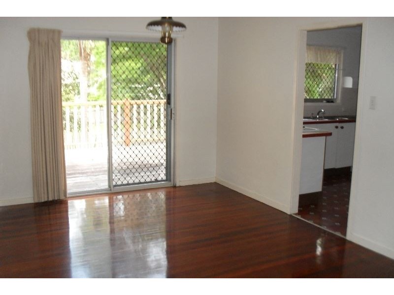 35 Marshall Lane, Kenmore QLD 4069