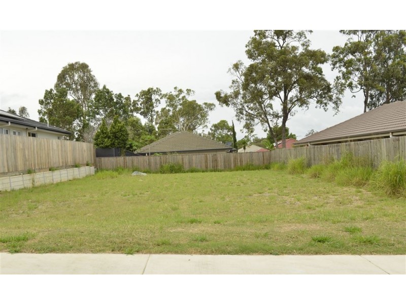 8 The Avenue, Heathwood QLD 4110