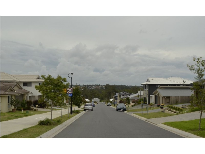 8 The Avenue, Heathwood QLD 4110