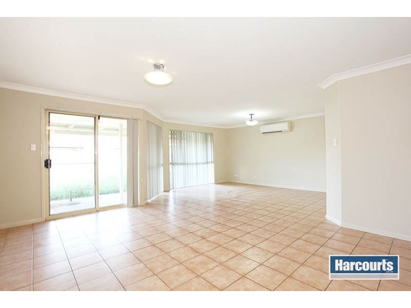 22 Columbus Place, Forest Lake QLD 4078