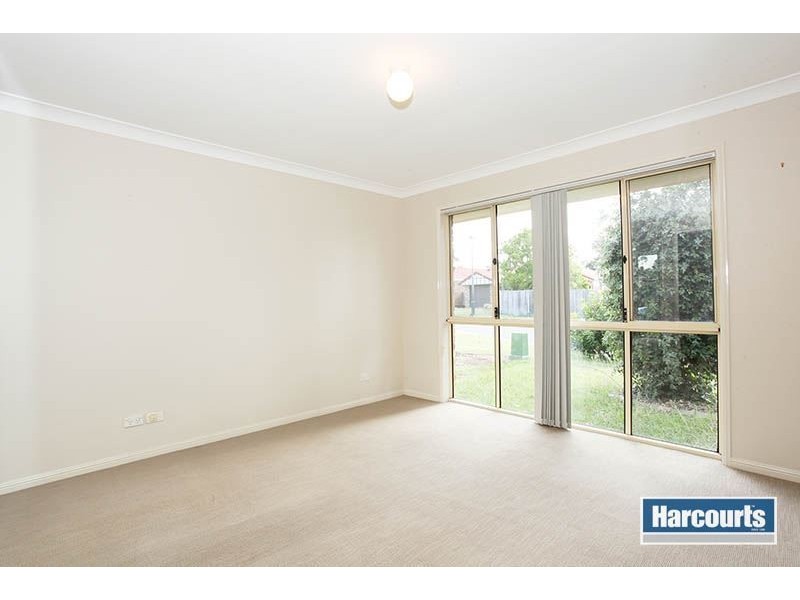 22 Columbus Place, Forest Lake QLD 4078