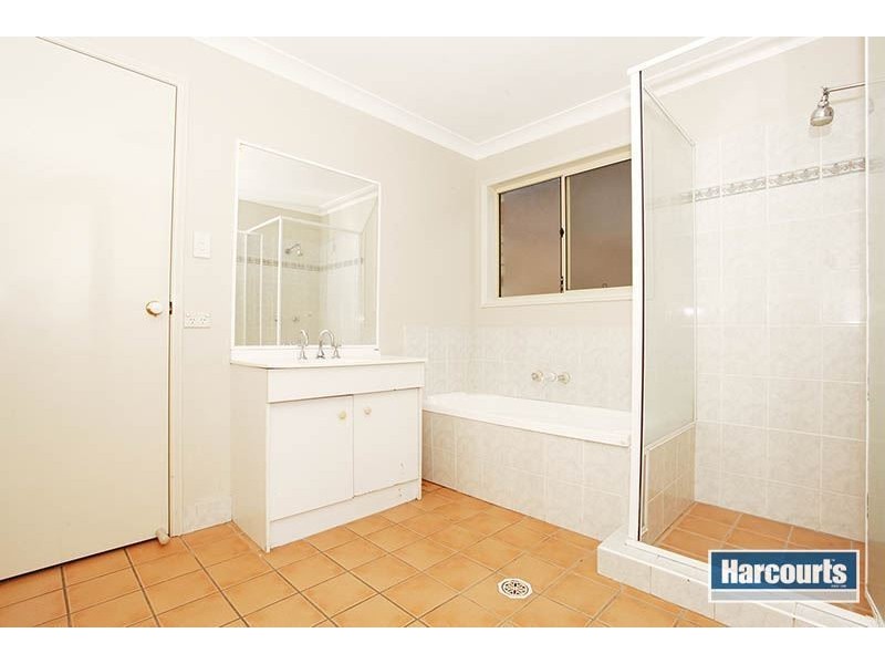 22 Columbus Place, Forest Lake QLD 4078