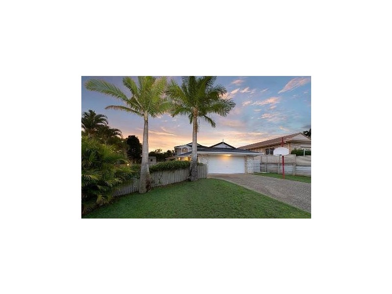 4 Saxby Close, Middle Park QLD 4074