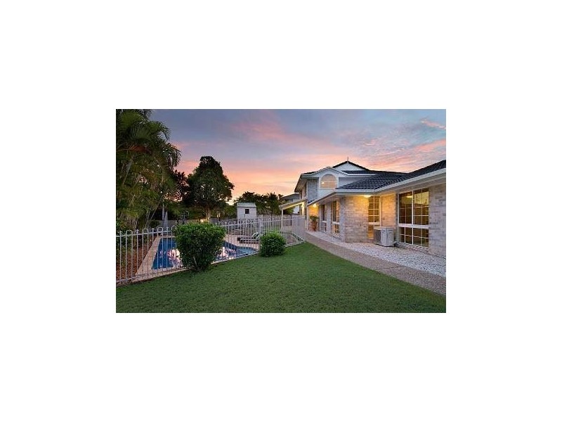 4 Saxby Close, Middle Park QLD 4074